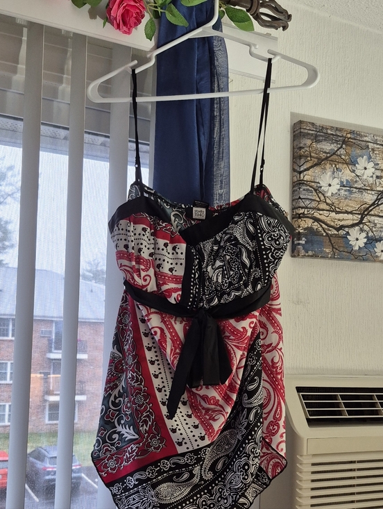 Tops - SIZE MEDIUM. IN GOOD CONDITION. Black, Red & White Paisley Halter Top